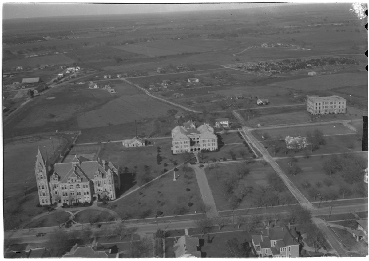 SouthwesternU's tweet photo. Happy Texas Independence Day. 🤠⭐

Southwestern University, founded in 1840, is proud to be Texas’ first university and a lasting part of its history. https://t.co/P2DO6FRbkG