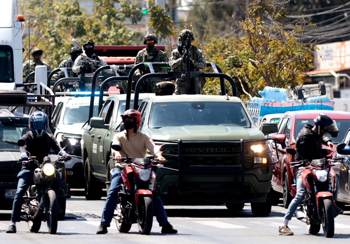 avieu's tweet photo. @RicardoBSalinas Cuando “cae” un capo como El Mencho, hasta el funeral termina bajo resguardo militar y de la Guardia Nacional. A los criminales les garantizan seguridad; a las víctimas, abandono. Mientras tanto, miles de familias siguen buscando a sus desaparecidos sin apoyo real del Estado. https://t.co/VUS7TwKn4a