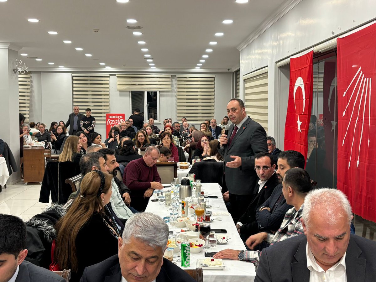 Ramazan  Ayının birlik ruhunu CHP Fatih İlçe Başkanlığımızın organize ettiği iftar programında  İl  Başkan yardımcılarımız, Beyoğlu,Beşiktaş ve Zeytinburnu ilçe başkanlarımızla birlikte yaşadık.