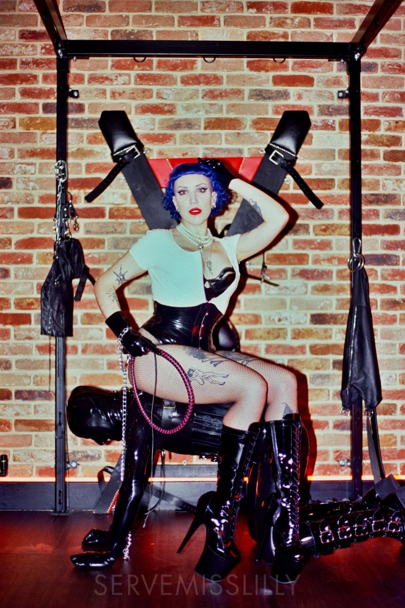 Miss Lilly tweet media