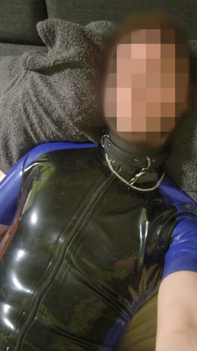 jtwink094's tweet photo. Who likes to play with me in my rubber suit😈

#rubber #latex #bdsm #twink #bondage #gay https://t.co/FxMQysl7fs