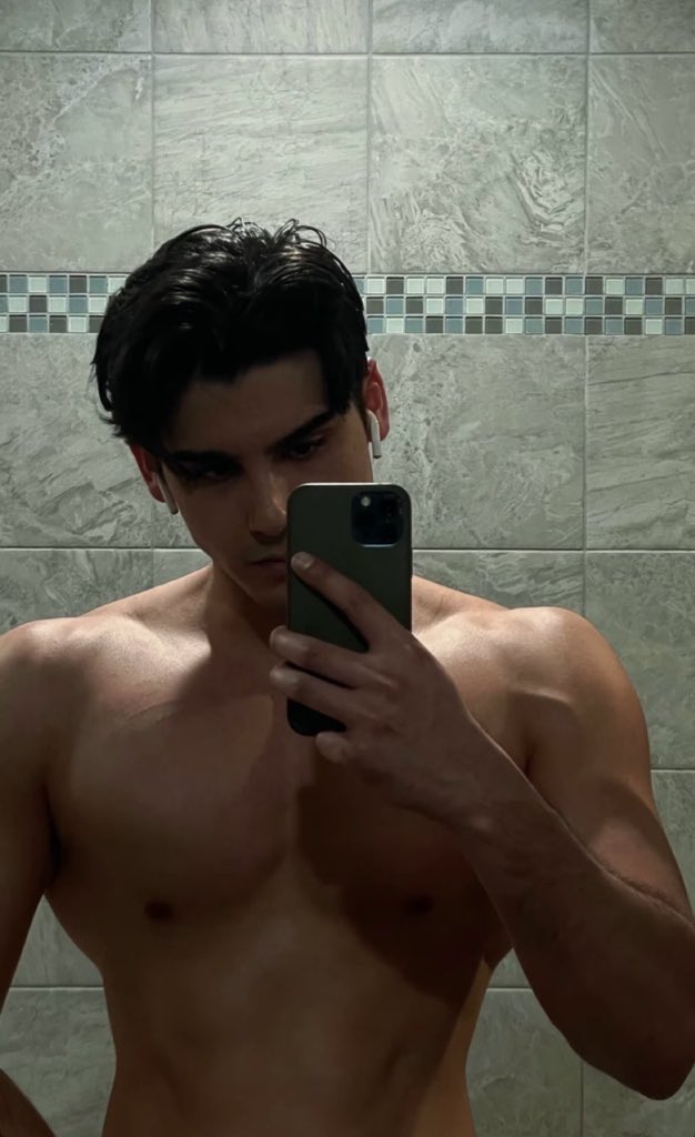 mirror selfie upgrade???