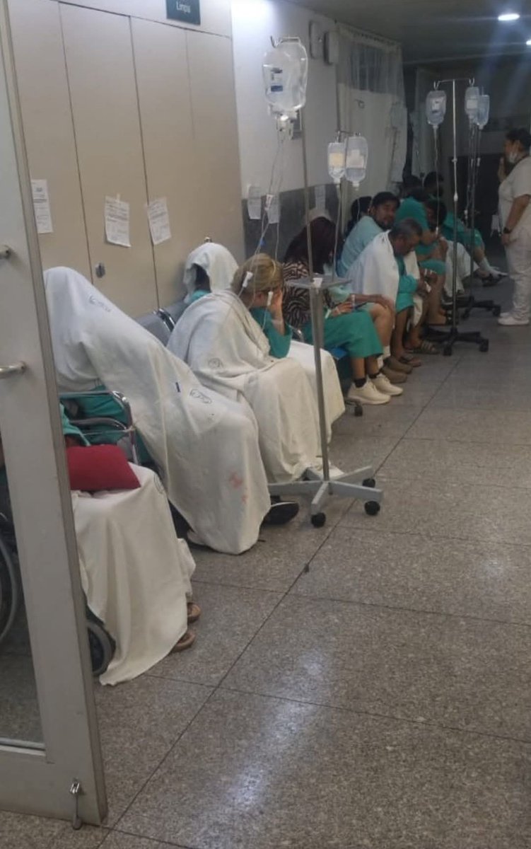 JTuffic's tweet photo. 🚨 ATENCIÓN CLAUDIA SHEINBAUM 🚨

Después de la bomba que ocasionaste con tu atinada publicación en X: 

"Las Mujeres Ya No Lloran",

quiero decirte que fui de los primeros en reaccionar a tan fallida y tonta nota.

🛑Mira Claudia, no tengo millones de seguidores ni soy figura pública.🛑

Me subí a X en mi frustración y hartazgo después de ver la desgracia del #TrenInteroceanico el 28 de diciembre de 2025, ESTOY SEGURO DE QUE TENDRÁS EL TIEMPO DE LEER ESTE TUIT.

¡Has llegado a lo más bajo que puede caer un mandatario de un país como el nuestro!.

💔Rebasaste la falta de respeto y empatía hacia un pueblo que todos los días llora a sus muertos💔. 

Te ha importado más seguir el camino de un desquiciado, sembrando divisiones y enojo entre la población y lanzas la última estocada lastimando al mayor porcentaje de habitantes que tenemos: con un 51.2% que son las mujeres.

QUISIERA DECIRTE PRESIDENTA, pero no puedo porque no lo eres...no representas tan honorable cargo.

Claudia, ¡sabes muy bien lo que sucede en México! tienes el control, pero si se te olvidó te lo recuerdo: 

-) hay madres buscadoras llorando, 
-)hay madres llorando por la falta de medicinas y ver que sus hijos mueren, 
-) hay madres llorando por sus hijos asesinados o desaparecidos.

Te dejo este último párrafo en el que te digo que tu tienes ese mismo papel de "MADRE"  como millones de mexicanas, pero la diferencia es que tú ¡NO LLORAS! porque has vivido de nuestros impuestos y a costa del erario público cuidándote las espaldas día a día A TI Y A TUS HIJOS "Mariana y Rodrigo".

Escúchame bien: 

¡Si en algo te queda todavía un pequeño pedacito de corazón, borra esa publicación y sal a ofrecer una disculpa pública a las millones de mexicanas y mexicanos que ofendiste.

Atentamente, 

Jean Tuffic

C.C.P. @Claudiashein

#ClaudiaSheinbaum #LasMujeresYaNoLloran #MadresBuscadoras #Mexico #ViolenciaEnMexico #MadresQueLloran #DisculpaClaudia #MexicoSinLlorar #4T #Sheinbaum #MadresMexicanas #JusticiaParaLasMadres #Viral #MexicoDuele