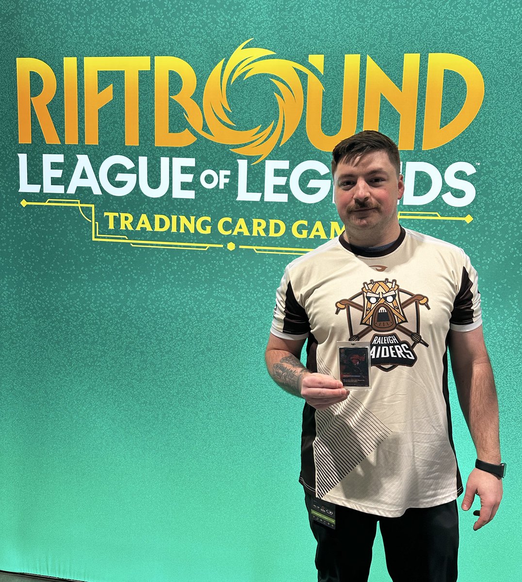 Tommy Evanko tweet media