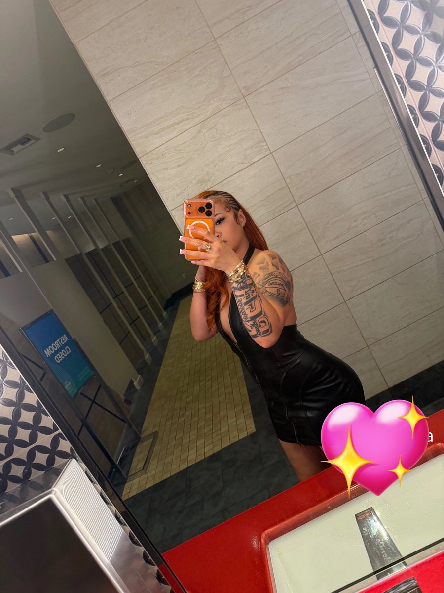 jamiahnikole's tweet photo. 🎓🖤 https://t.co/t2W54atyZo