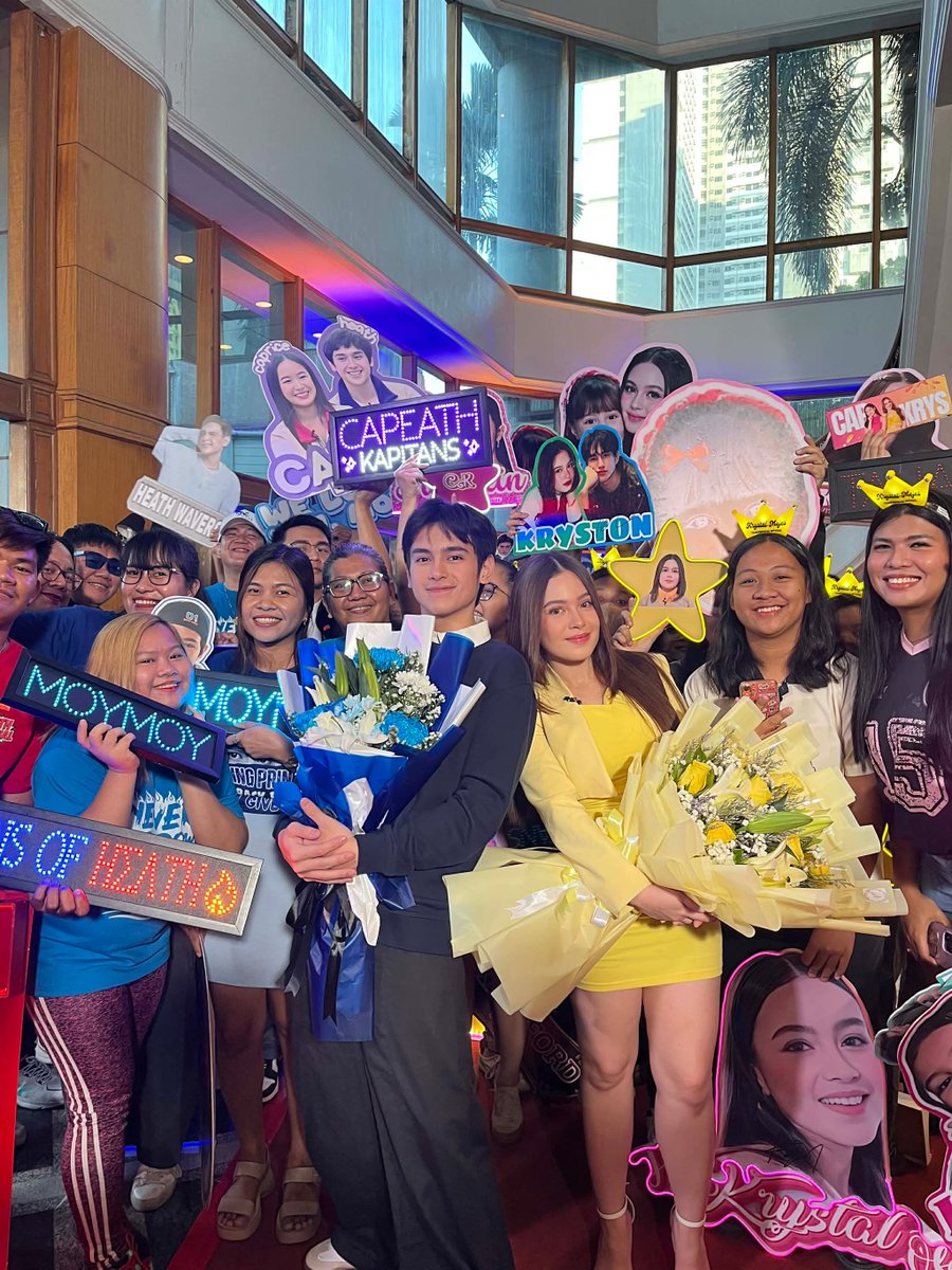 Welcome sa Unang Hirit, Heath and Krystal! 💙💛

Tumutok na sa inyong telebisyon maging sa #UnangHirit livestream sa Facebook, TikTok at YouTube!

Araw-araw tumutok sa inyong pambansang morning show kung saan laging una ka– #UnangHirit