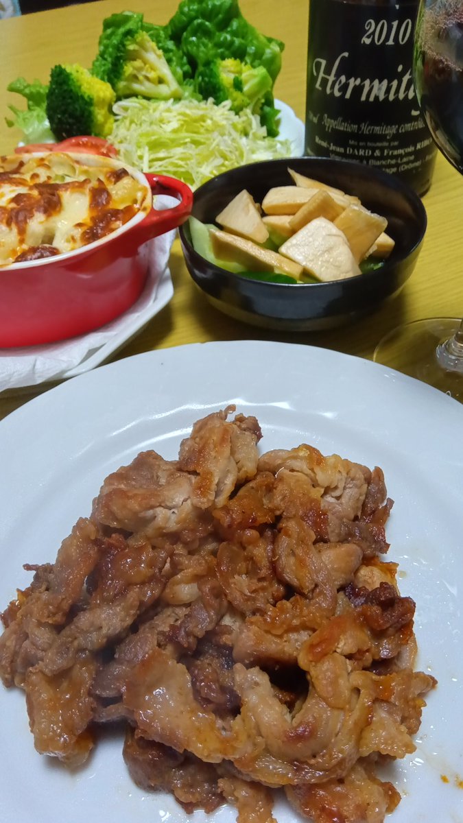 Tempest_FGR2's tweet photo. 嫁作の生姜焼きと残り物あれこれ。

#料理好きさんと繋がりたい　
#Twitter家庭料理部 #X家庭料理部 #料理記録 #家庭料理 https://t.co/jY3nG1pqcd