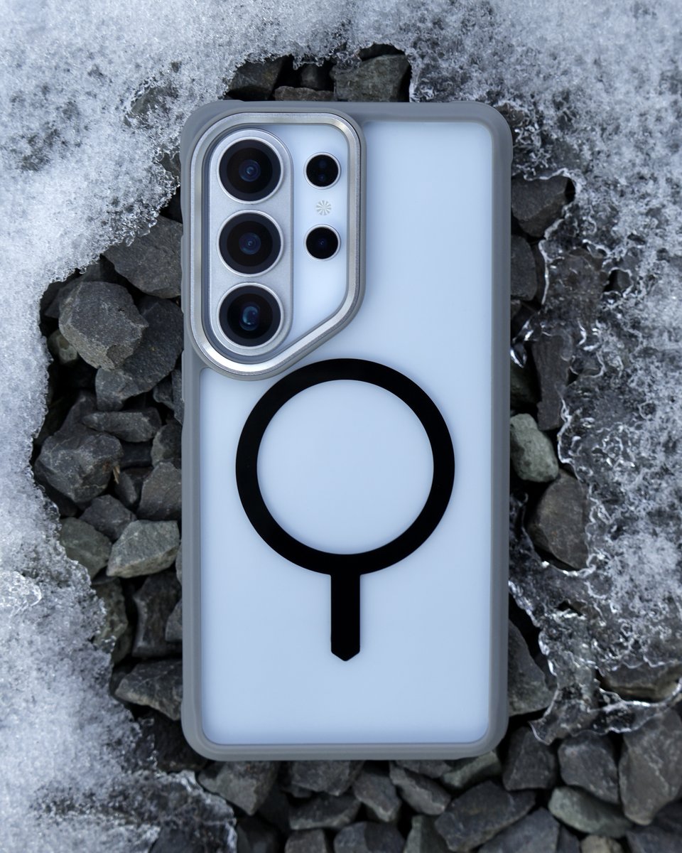 GhostekProducts's tweet image. Letting the S26 Ultra design do all the talking. 🧊✨ No bulk, just vibes and MagSafe.
#GalaxyS26Ultra #TechAccessories #GalaxyS26 #GalaxyS26Plus #S26Ultra