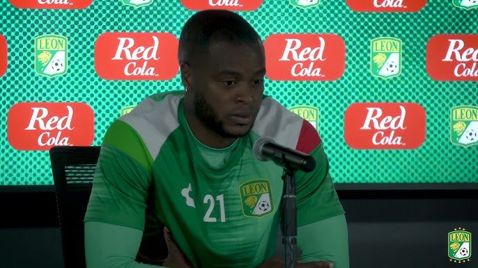 "Me niego a jugar el Mundial en Estados Unidos si no detienen esta guerra contra Irán".

Stiven Barreiro.