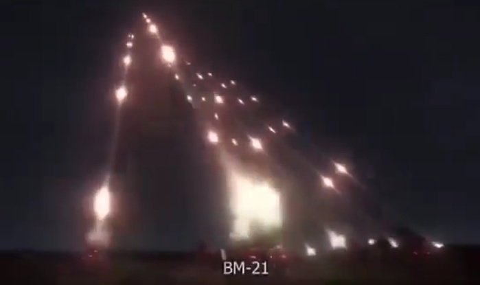 thepathofX's tweet photo. SIRENES all around Israel sky right now ! Watch live middle east war 
 https://t.co/NuDlAOFaHX
Iran Israel and Qatar  footage 
#Iran
#IsraelIranWar #IranWar https://t.co/hX7ZSENnFm