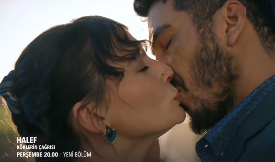 hahhhhh lan Aşşır şimdi bekliyoruz 
o dilinin nasıl bir yerlerine kaçmasını
hadi bakalım evlisin iki çocuğun var
üstelik Hicran Serhat’ın kardeşi
bol keseden Yıldız’a kalbini söküp “ver 
dersen işte kader seni böyle teper
#YılSer #HalefKöklerinÇağrısı