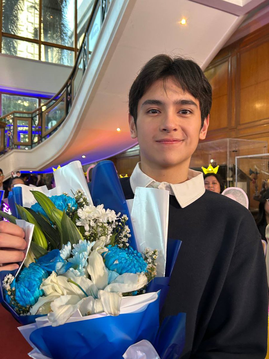 HeathWaversOFC's tweet photo. A special blue bouquet for our main and dearest Moymoy. We love so much nak. 

HEATHs UNANG HIRIT
HEATHs UNANG HIRIT https://t.co/BF5fFGtg7r