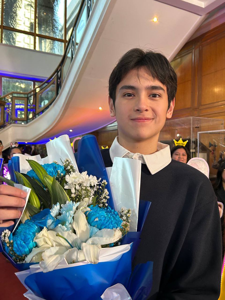 HeathWaversOFC's tweet photo. A special blue bouquet for our main and dearest Moymoy. We love so much nak. 

HEATHs UNANG HIRIT
HEATHs UNANG HIRIT https://t.co/BF5fFGtg7r