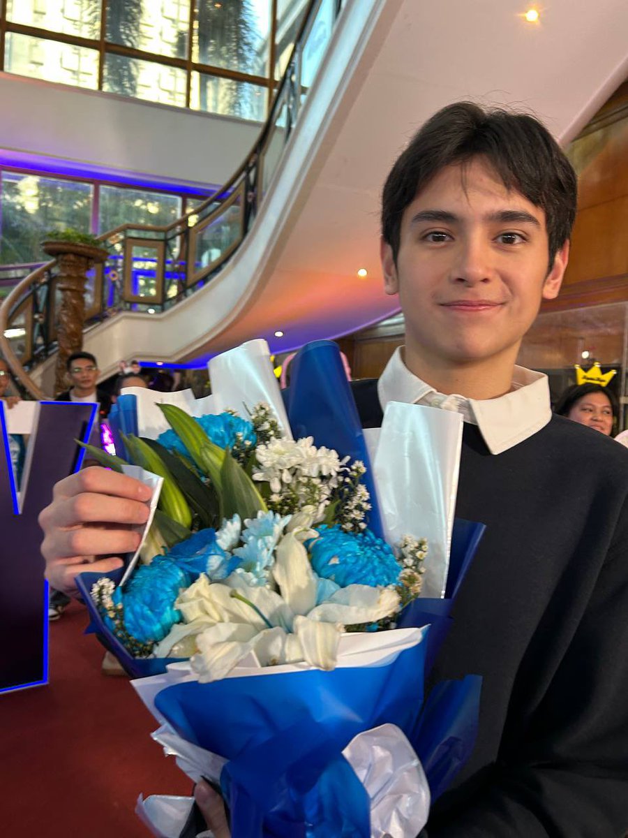 HeathWaversOFC's tweet photo. A special blue bouquet for our main and dearest Moymoy. We love so much nak. 

HEATHs UNANG HIRIT
HEATHs UNANG HIRIT https://t.co/BF5fFGtg7r