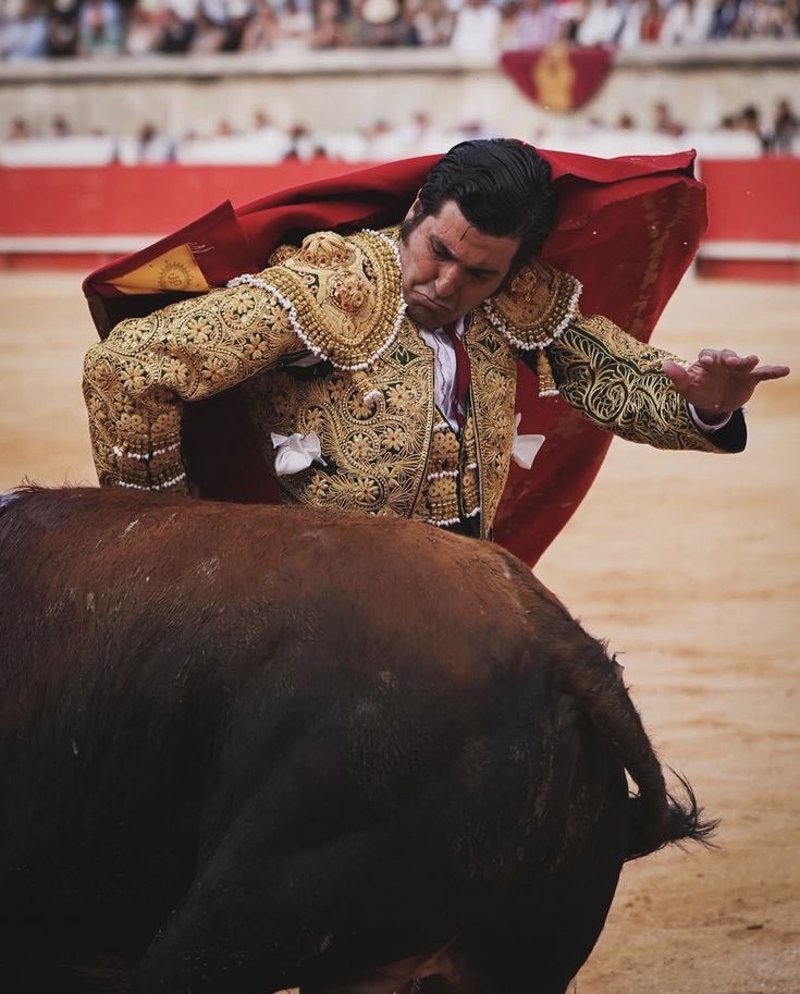 monjeconj tweet media