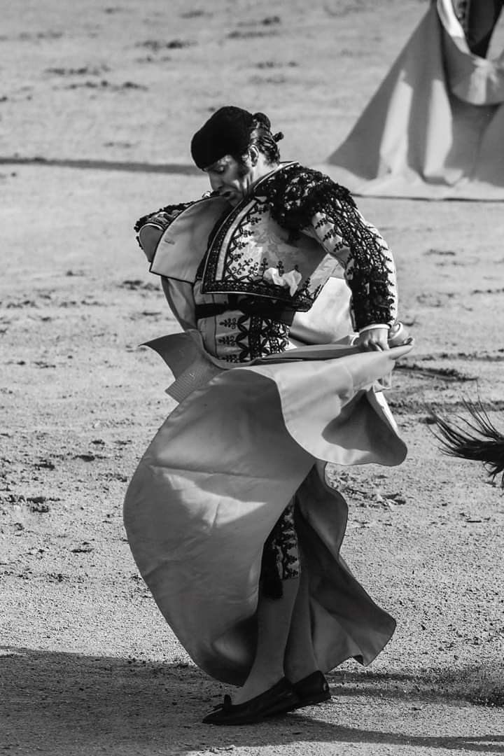 monjeconj tweet media