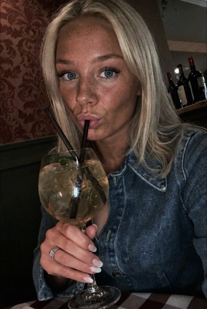 hannagodd's tweet photo. Goddess deserve to be pay for juct existing💸💸💸
Cheers my 🐽 https://t.co/ZKPHpncEIB