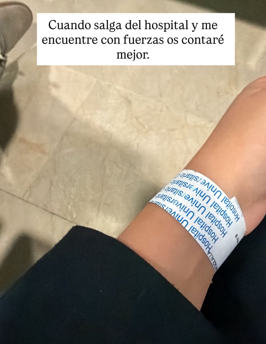 Sarah Santaolalla ha ido al hospital a ponerse una pulsera para fingir que Vito la ha agredido. Sabe que sus seguidores son retrasados, no hay más.