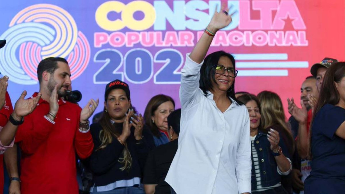 luisprada2025's tweet photo. Desde el polideportivo de cumaná recibimos a la presidenta encargada de Venezuela Delcy Rodríguez para seguir reafirmando el compromiso y la bondad rumbo la consulta popular del 8 de marzo junto al pueblo vencedor 
#BringThemBack
#LosQueremosDeVuelta https://t.co/ccDkFnxAEL