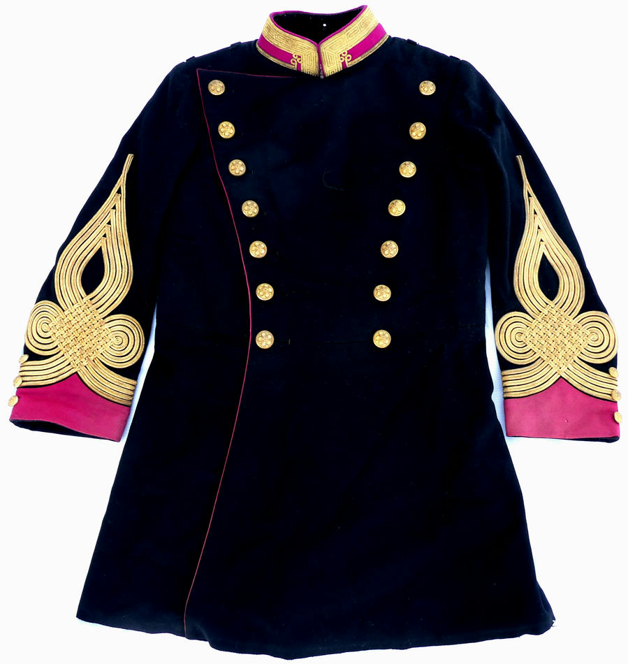 日本陸軍の獣医中佐の大礼服の正衣です。 昭和十二年二月より、 それ