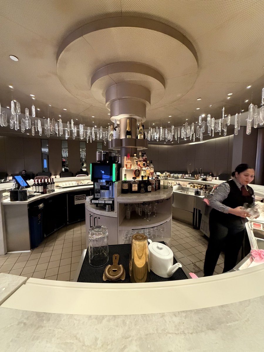 Simonebradbury's tweet photo. @AmericanAir 
We've been asking since the Chelsea lounge opened ...
There is a perfect space here for some Ron Zacapa.
You have some amazing staff in here who would love to serve it ! https://t.co/jPMXY4y21K