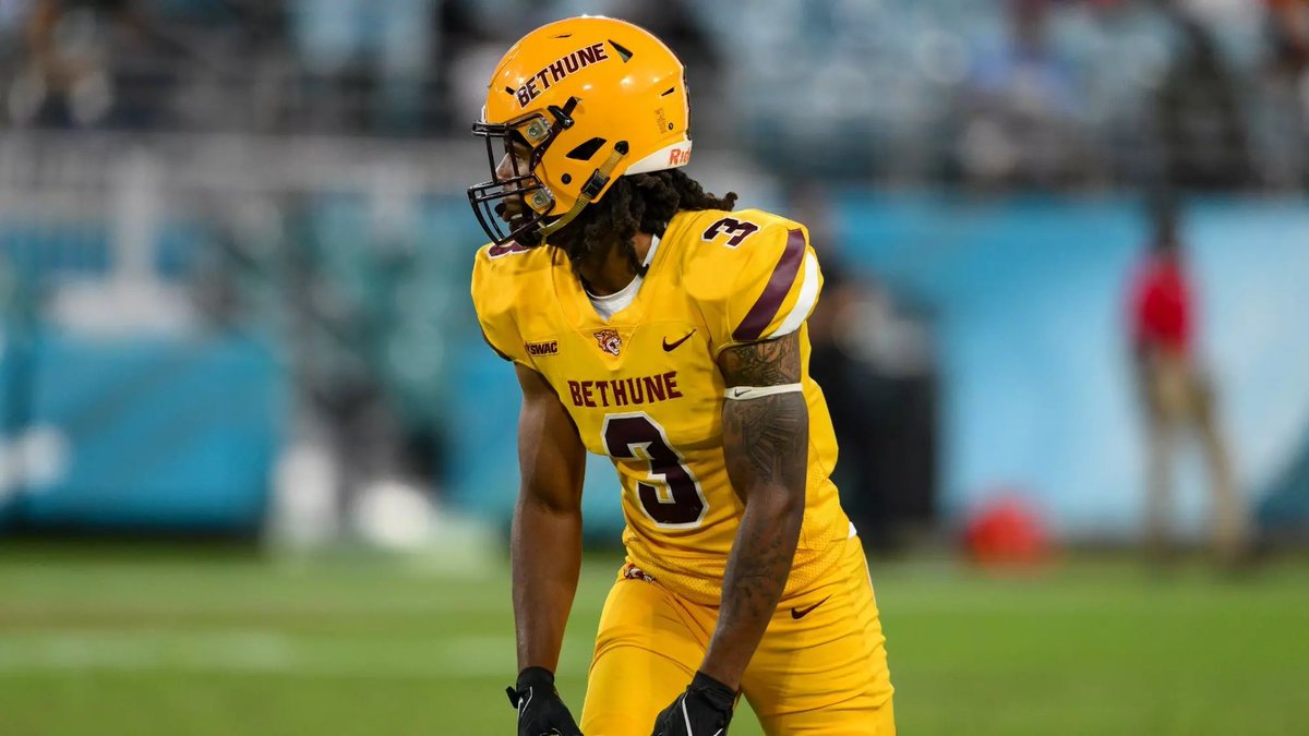 Daronnewton13's tweet photo. First D1 Offer!!
Blessed to receive an offer from Bethune-Cookman University💛🤎
#AGTG @14twalk
@adamgorney @JohnGarcia_Jr @ChadSimmons_ 
@Oak_RidgeFB @coachsmith352 https://t.co/0vyKcMQLWc