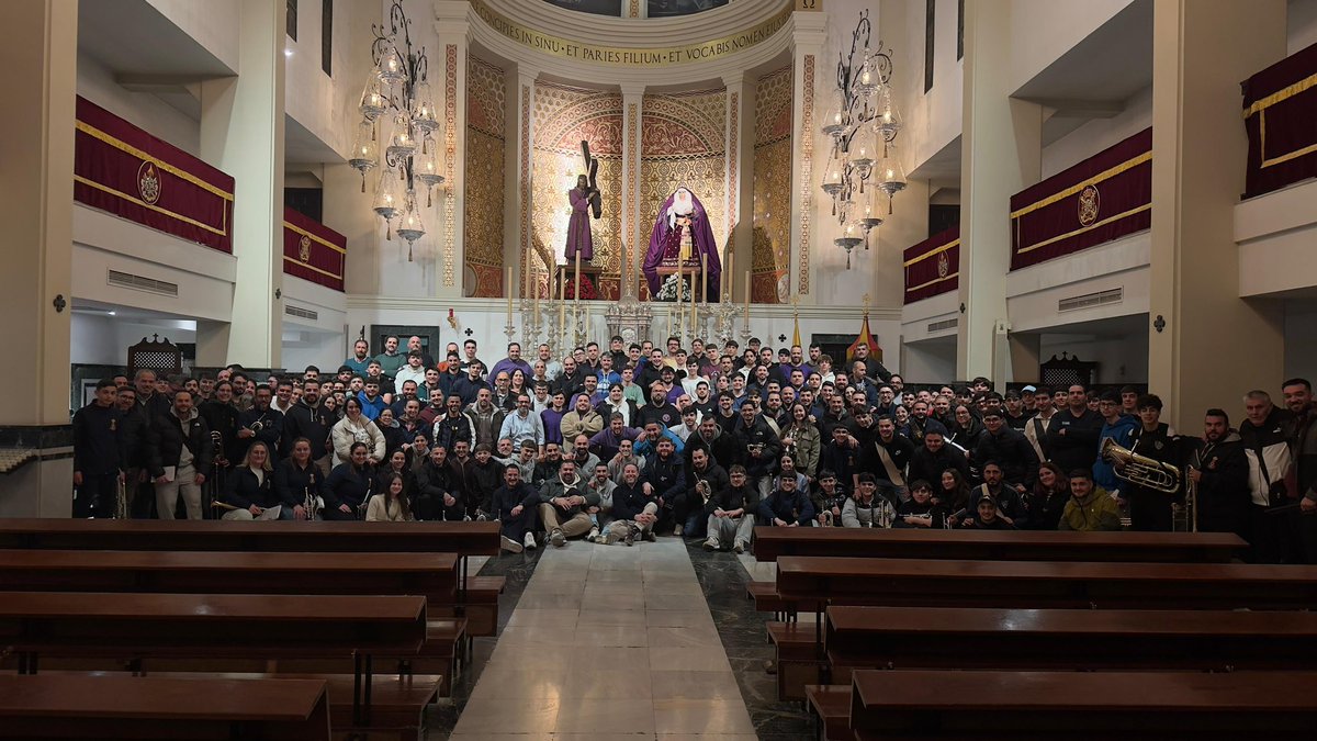 pasoyesperanza's tweet photo. [#JSEsperanza] Finaliza el segundo ensayo de los hombres de trono del Dulce Nombre de Jesús Nazareno del Paso junto a su @bctpasoespe.

Agradecemos el compromiso y la predisposición de todos los hermanos para preparar el próximo Jueves Santo. 
 
#CofradíasMLG https://t.co/oDMLTxscil
