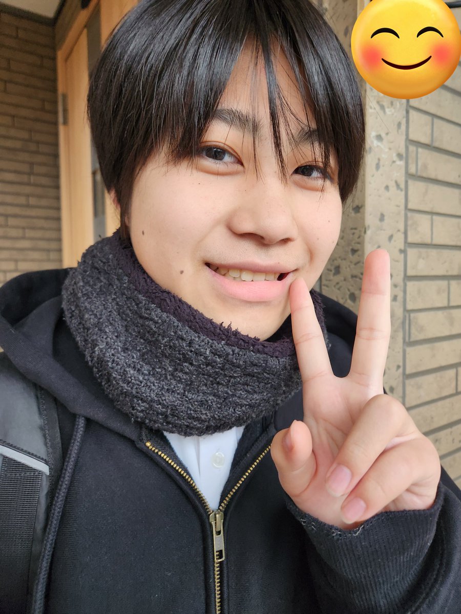 おはよ☺
今日は3年生を送る会があるよ😄🎶卒業が近くなってきた！いってきます👋😃