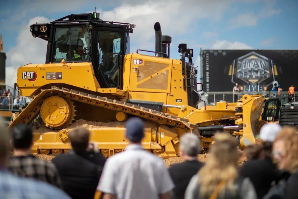 FoleyEngines's tweet photo. Don't miss out March 3-7, 2026 on the world's largest collection of #Construction equipment and ideas! #CONEXPOCONAGG https://t.co/RcfhzHKTKa #InsideCONEXPO #Caterpillar https://t.co/VhmlyfUQKa