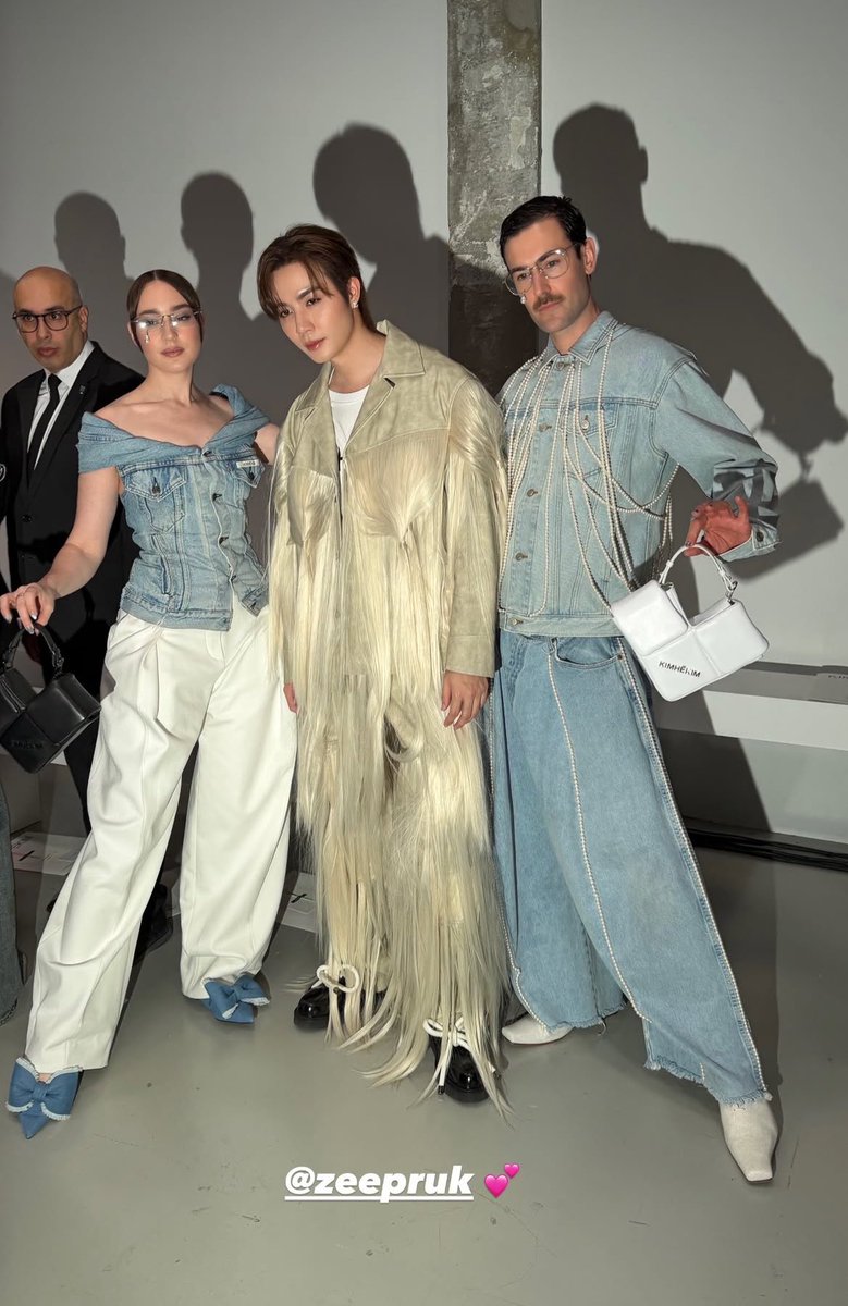 It's so cool and unique🥂🇫🇷🖤
Igs: young_ Emperors 
ZEEPRUK LOGIN TO PFW
#KIMHĒKIMxZeePruk
#KIMHĒKIM #ZeePruk
#ParisFashionWeek2026
#PFW2026