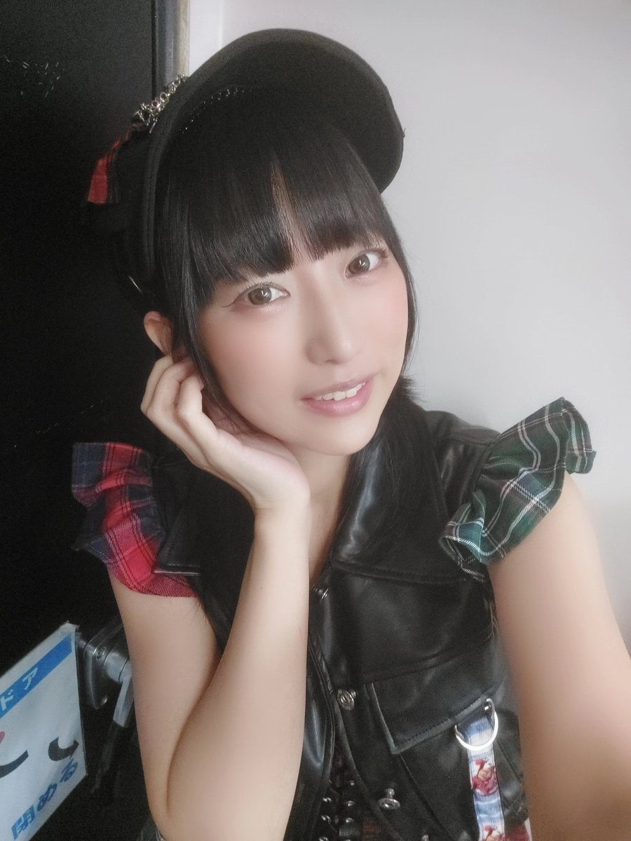 おはいろー！！！！💪🩵
朝から雨だね☔
さっそく昨日買ったシューズカバーが役に立つ～🎶
今日はひな祭りだね🎎🍡🌸
雛人形って外で見ることないな🤔
私だけかな(笑)
今日も良い1日を～(*ˊ˘ˋ*)
#天色に染まれ