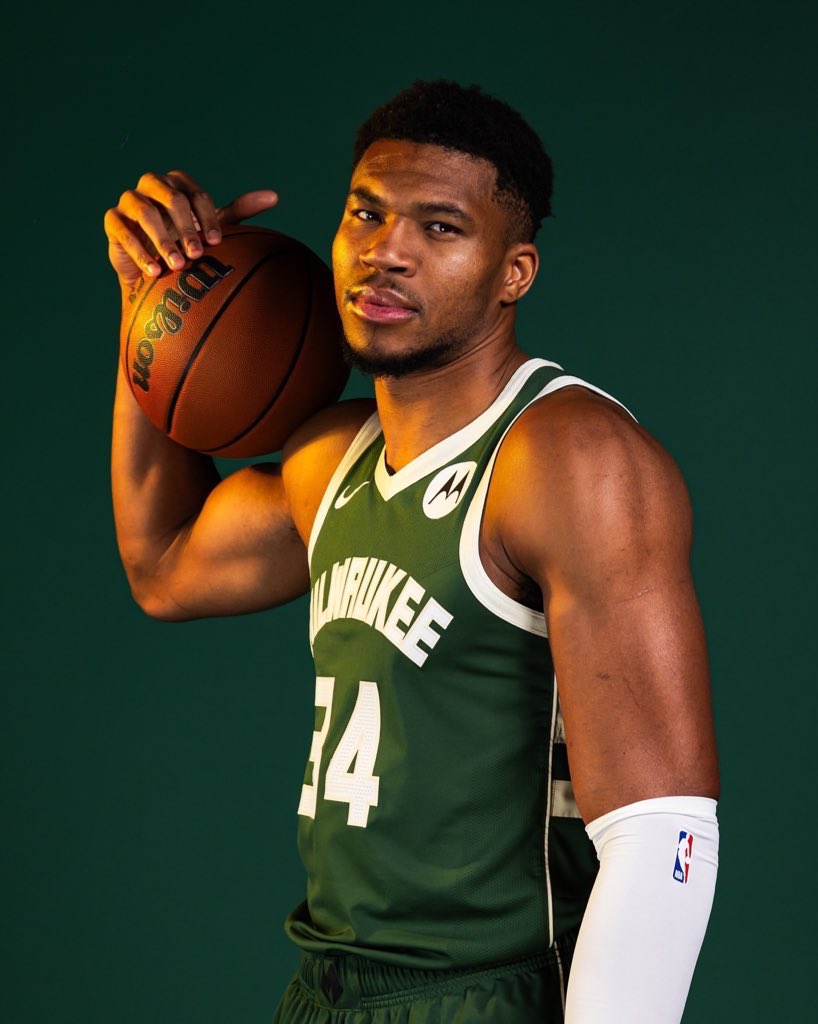 Comenta Bucks tweet media