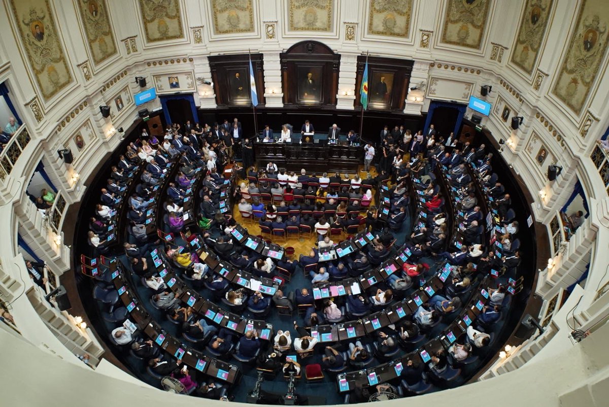 fabianluayza's tweet photo. Hoy participamos de la Asamblea Legislativa que da apertura al 154° período de Sesiones Ordinarias encabezada por el gobernador @Kicillofok 

Renovamos el compromiso de trabajar durante este año en la Legislatura con responsabilidad y diálogo, impulsando iniciativas y herramientas que contribuyan a mejorar la calidad de vida de todos los bonaerenses.