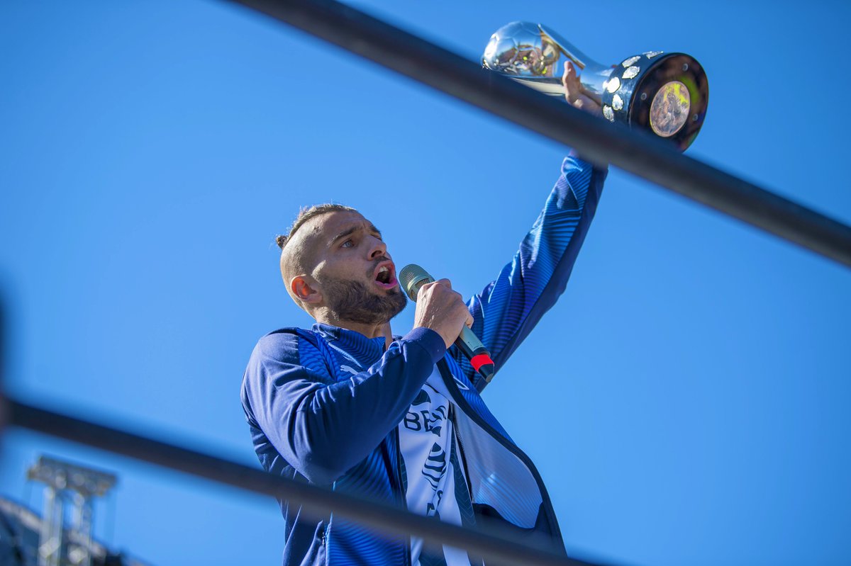 El juego cambia. Nuestros jugadores comodinos ya se echaron a tres entrenadores, sabiendo que los “preferiríamos” a ellos sobre los técnicos, pero justo ahora les ponen uno que es ídolo, que ha ganado todo y que tiene un nombre con la afición. 

Nicolás Sánchez es el último gran