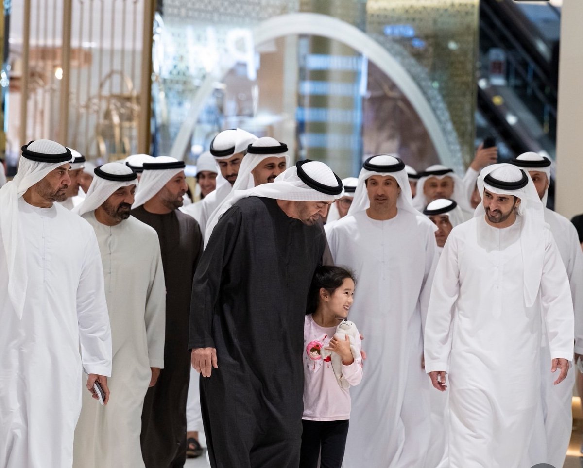 "حَكَمْتَ فَعَدَلْتَ، فَسِرْتَ بَيْنَ النَّاسِ كَالأَسَدِ هَيْبَةً وَعَدْلًا."
#LingOrmDiorAW26APTLook #DiorAW26 #Dior #Iran