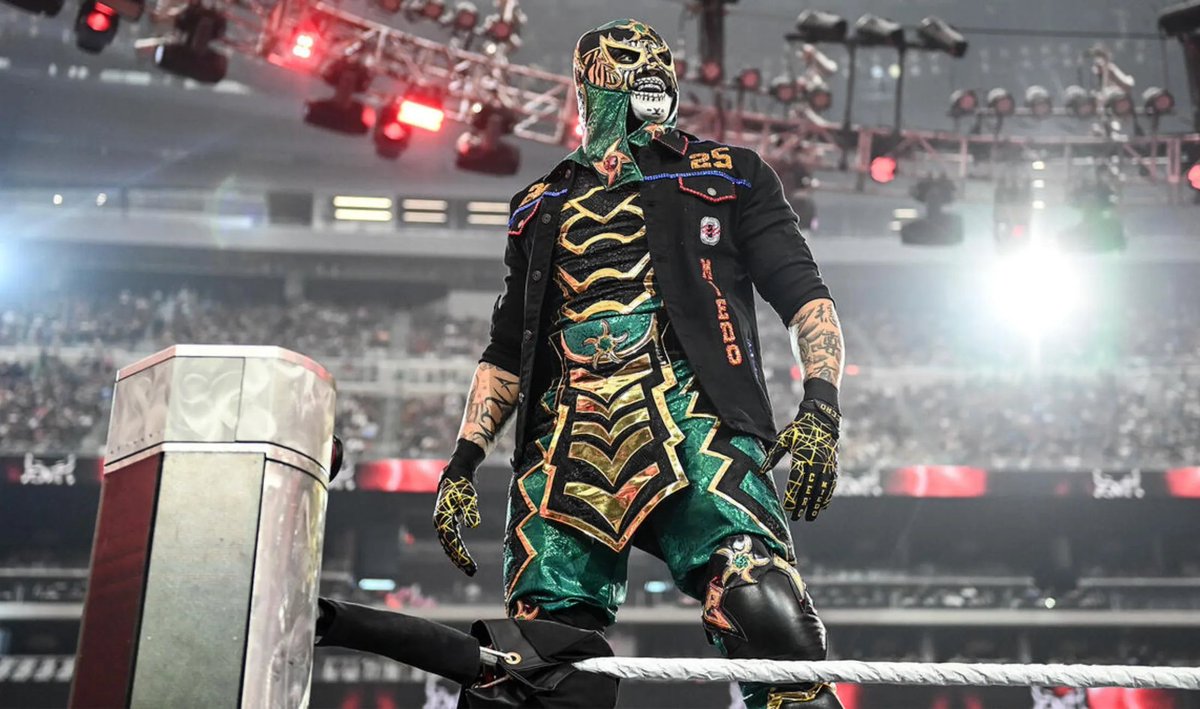 🚨 Dominik Mysterio vs. Penta for the Intercontinental Championship is scheduled to main event #WWERaw tonight.

TITLE CHANGE INCOMING? 👀
 
(<a href="/ViperReports/">Viper</a>)
