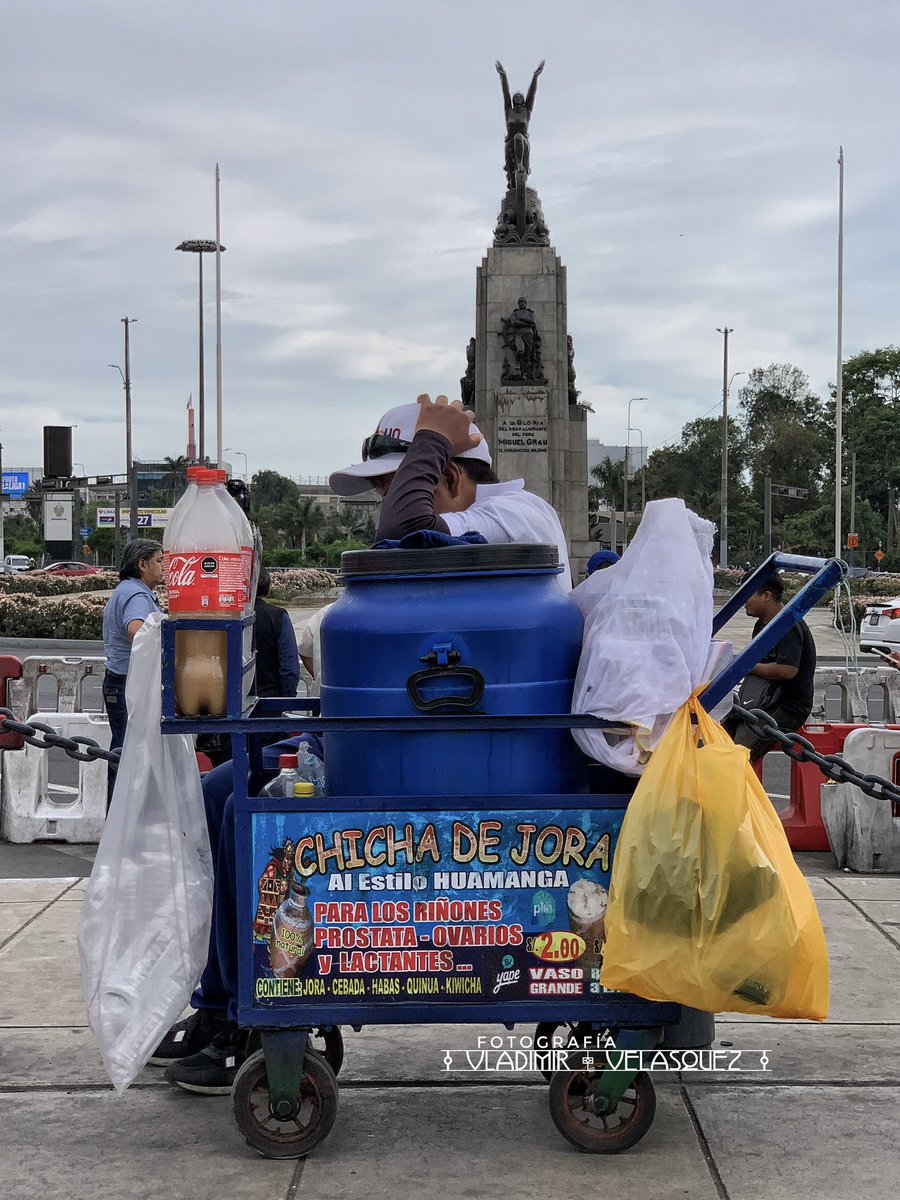 limantigua's tweet photo. Gustitos Limeños - Siglo XXI
Fotografía 📸 Vladimir Velásquez
#CentroHistoricoDeLima #prolima #PlanMaestro #LimaComoVamos #chl #RenzoReggiardo #Lima #LuisMartinBogdanovich #LimaPotenciaMundial #CiudadDeLosReyes #MarcaLima https://t.co/k6auwtvI38