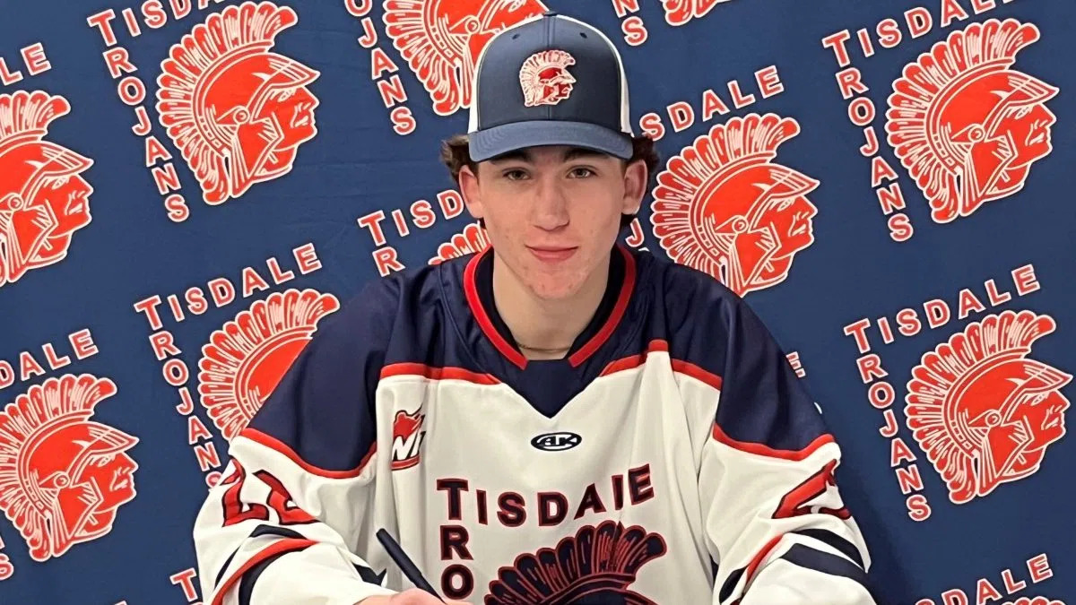 Bleich signs with Trojans in Tisdale dlvr.it/TRFspJ