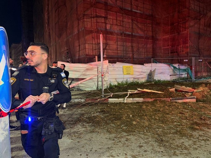 ferozwala's tweet image. #BREAKING 
🚨💥Direct hit on a building in #Tiberias, and a fire breaks out following the fall of Iranian missiles.

#Iran #IRGC 
@qudsn 
📸A direct hit in #TelAviv, in the heart of occupied Palestine, as a result of the Iranian missile barrage.
x.com/ferozwala/stat…