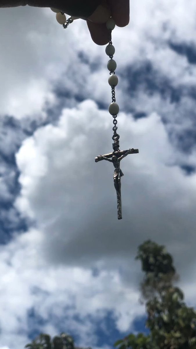 Cath0licP0dcast's tweet photo. Praying the Rosary will lead you to Heaven. https://t.co/khCmHC67Si