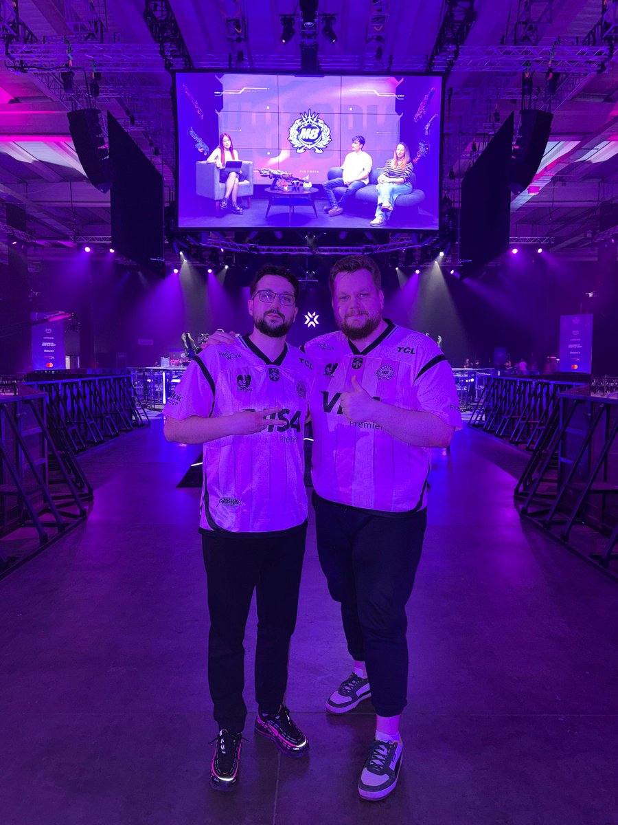 M8 KUNDIKUNDI tweet media