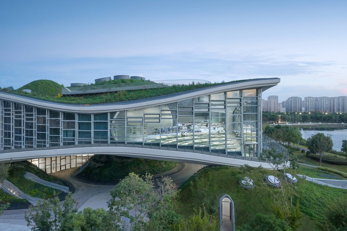 w_emerg's tweet photo. In Shanghai, China, Scenic Architecture Office answered this question with the Wave Cube, a 29,700 m² cultural and theme-park landmark completed in 2025 along Jin Hai Lake in Fengxian.
#WaveCube #ScenicArchitectureOffice #Shanghai #Contemporary #ConcreteInnovation #Cultural https://t.co/Toi5OrVJ7H
