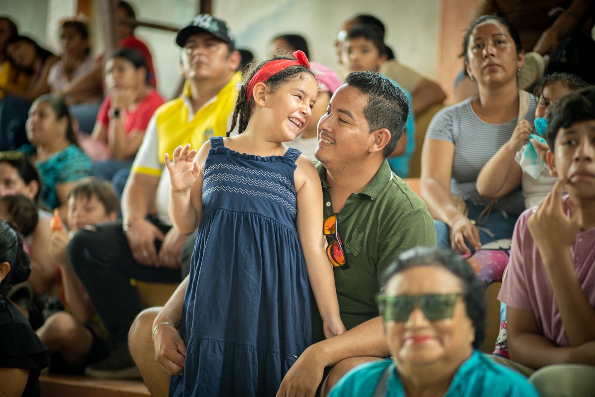NaborAlvarez's tweet photo. ¡Iniciaron los vacacionales en Chone! 🎉

Un espacio para aprender, divertirse, compartir y desarrollar nuevas habilidades, donde cada día se convierte en una aventura llena de sonrisas, juegos y aprendizaje. 🌈🎨⚽ #vacaciones #chone #manabi #ecuador https://t.co/ankGyl8jXI