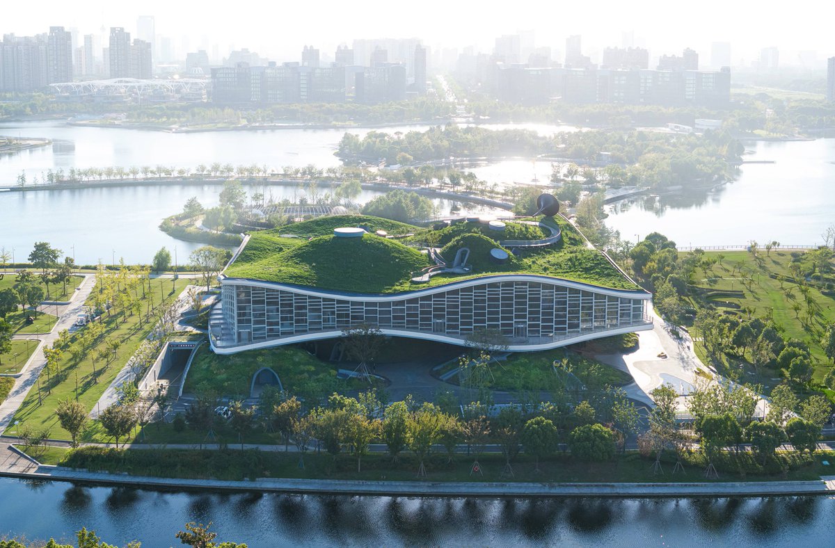 w_emerg's tweet photo. In Shanghai, China, Scenic Architecture Office answered this question with the Wave Cube, a 29,700 m² cultural and theme-park landmark completed in 2025 along Jin Hai Lake in Fengxian.
#WaveCube #ScenicArchitectureOffice #Shanghai #Contemporary #ConcreteInnovation #Cultural https://t.co/Toi5OrVJ7H