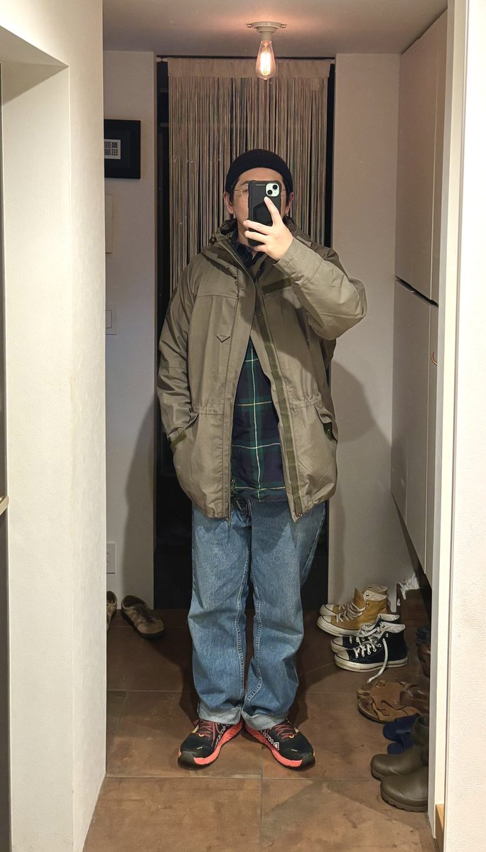 雨なのでGORE-TEX

🧥Austrian Army Alpine Parka
👕Ralph Lauren Pull-over Flannel Shirt
👖Levi’s 505
👟New Balance Hierro v7 GTX