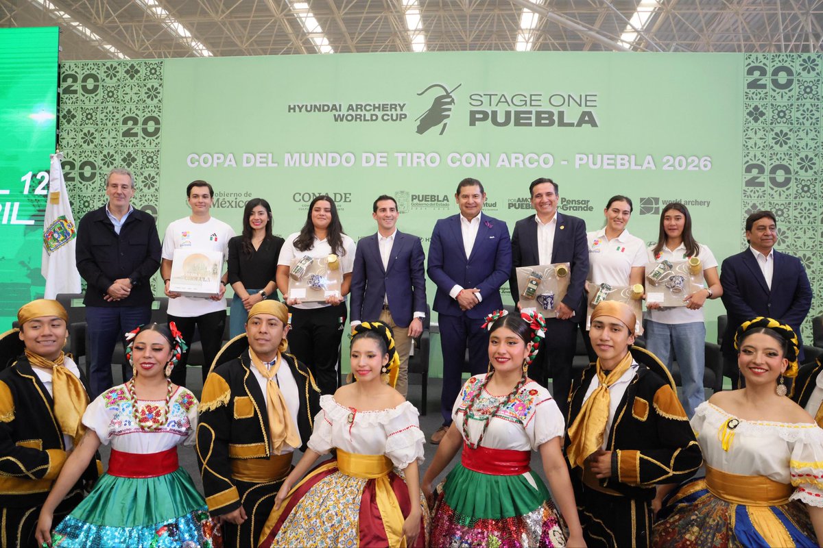 armentapuebla_'s tweet photo. Participamos en la presentación de la Copa del Mundo de Tiro con Arco Puebla 2026 🏹🌎, junto al titular de @conadeoficial, @Rommel_Pacheco, así como las y los atletas Andrea Maya Becerra, Alejandra Valencia Trujillo, Ángela Ruíz González y Matías Grande Kalionchiz.

Porque somos el epicentro del deporte 🏟️, nos llena de alegría recibir eventos de talla internacional que fortalecen a Puebla y a México, de la mano de nuestra presidenta, la Dra. @Claudiashein. 🫱🏼‍🫲🏼🇲🇽✨
