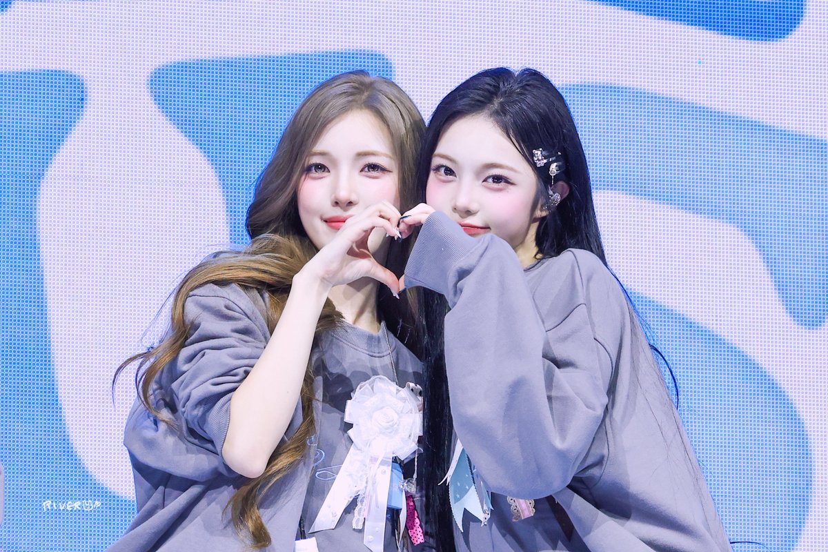 Uma ex-trainee da SM compartilhou um relato sobre #YUHA e #IAN:

👤: Já que você era uma trainee da SM, alguma chance do seu período de treinamento ter batido com o do Hearts2Hearts?
💬: Agora eu finalmente posso falar sobre isso... sim, nosso período de treinamento foi o mesmo!!