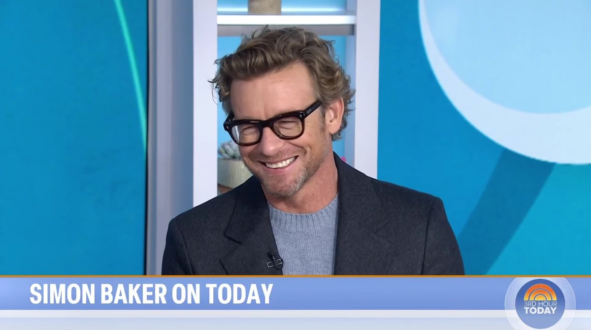 #SimonBaker on the Today Show talking about his mum's excitement at him telling her he was working on #Scarpetta as she was already a fan of the books. Seeing Simon always makes me 🙂 but he reminded me of how much I miss📱my mum to be able to share my news on what I'm doing.