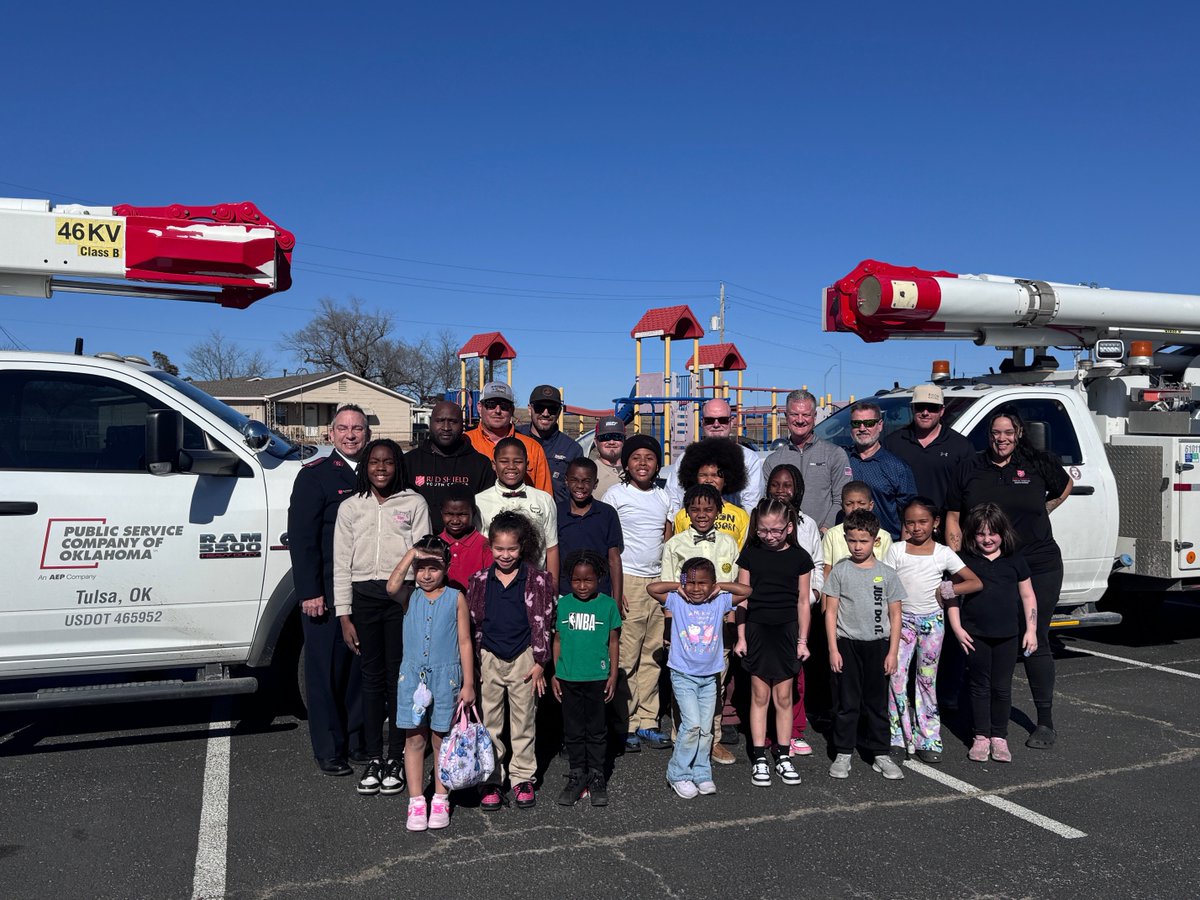 PSOklahoma's tweet photo. Our crews teamed up with @SalArmyTulsa to repair and install new playground lights at the North Mabee Red Shield Youth Center — helping give local kids a brighter, safer place to play. #PSOklahoma #PSOcommunity https://t.co/8dZ2A9HgJU