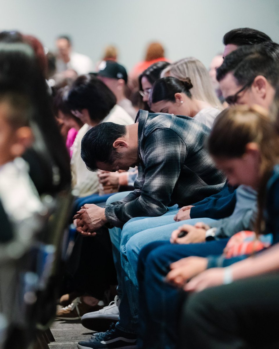 HarvestOC's tweet photo. If you aren't choosing spiritual growth, you're choosing spiritual decline. Read God's Word today, pray, and share your faith. https://t.co/EcGV4DdQfV